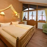 Sonnhof's Ferienresidenz Πανσιόν Reit im Winkl